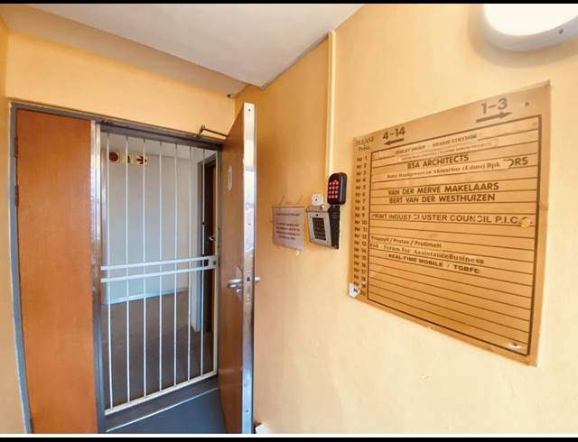 238M² BUILDING TO LET IN SANLAMHOF
